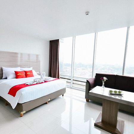 Win Grand Hotel Bekasi Extérieur photo