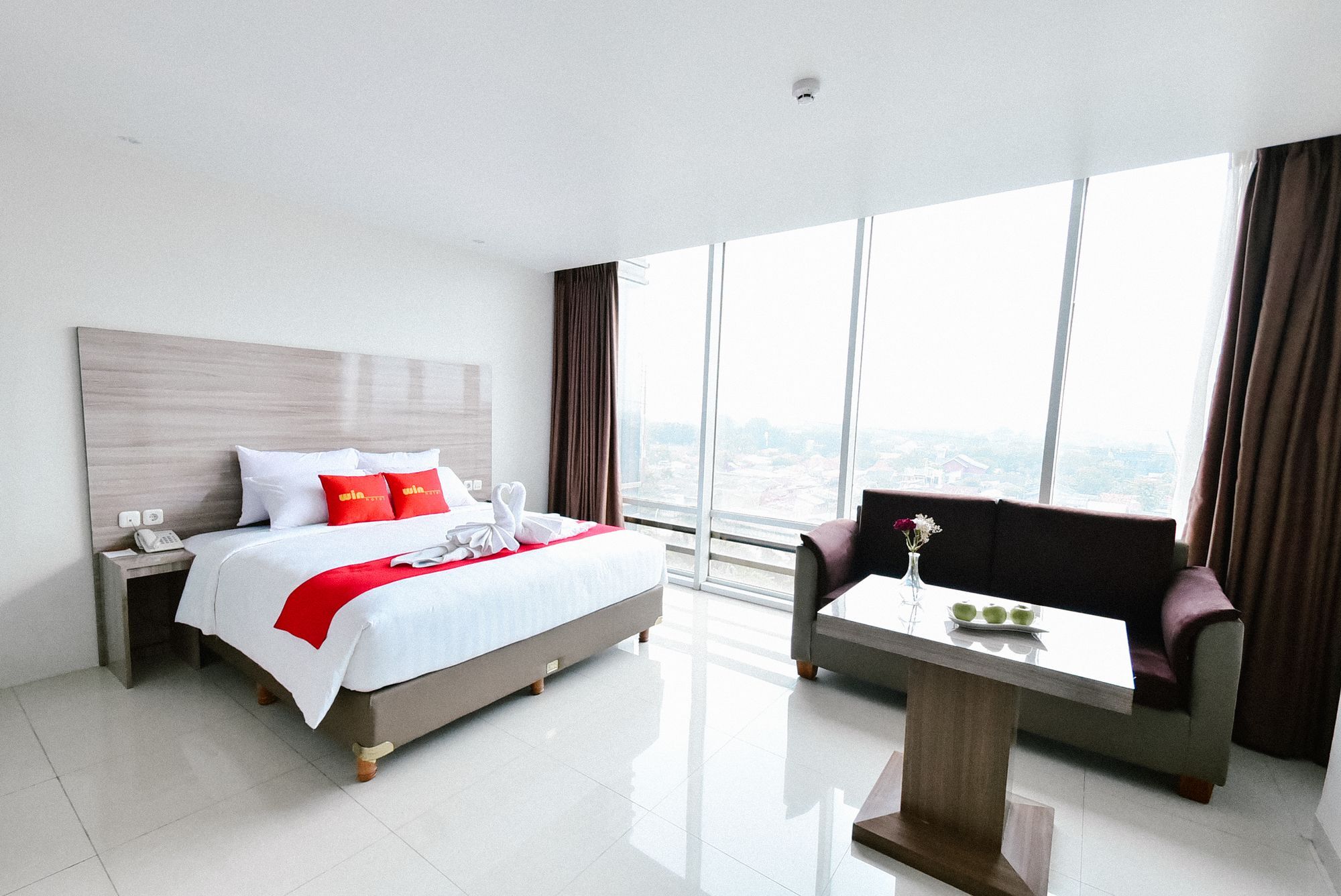 Win Grand Hotel Bekasi Extérieur photo