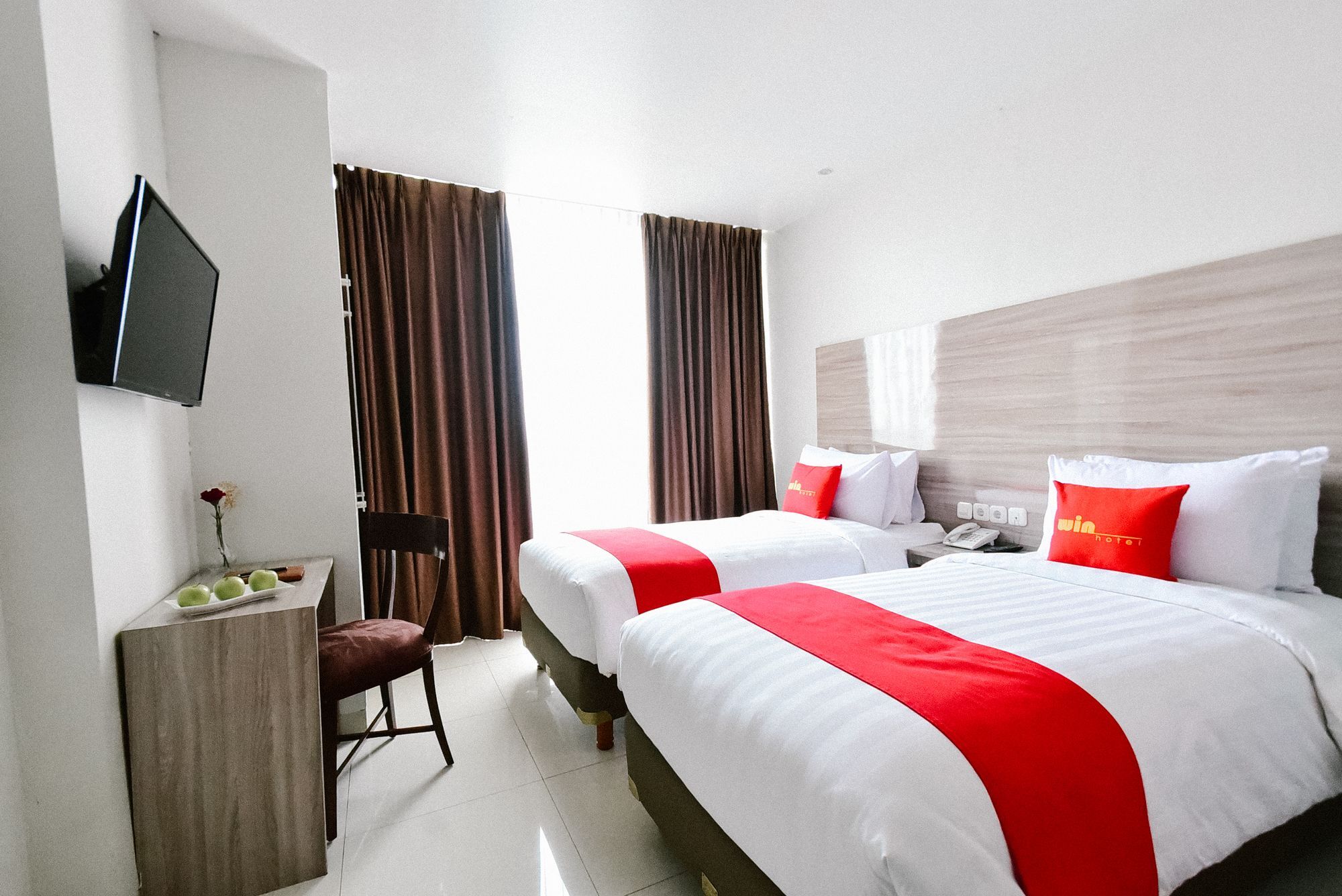 Win Grand Hotel Bekasi Extérieur photo